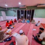 Ahli jawatankuasa Surau Luqaman Al-Hakim mengadakan mesyuarat suku tahunan.