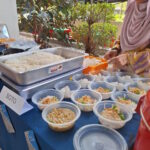 Hidangan Mi Soto yang disediakan oleh petugas majlis 'Open House;.