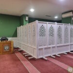 Penghantaran kedua pembahagi ruangan solat muslimat, sebanyak tiga unit, menjadikan semuanya enam unit.