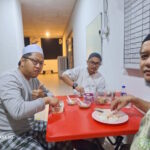 Jemaah surau bersahur selepas qiamullail.